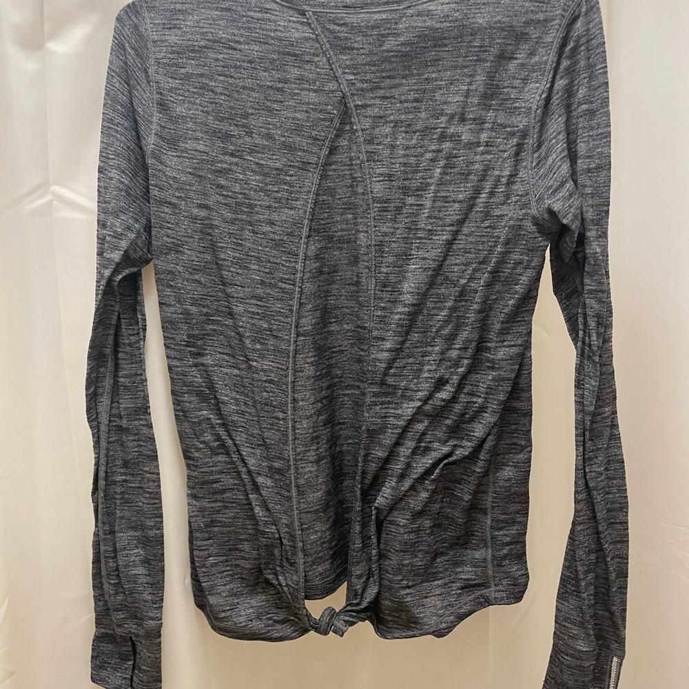Lululemon open- back top
